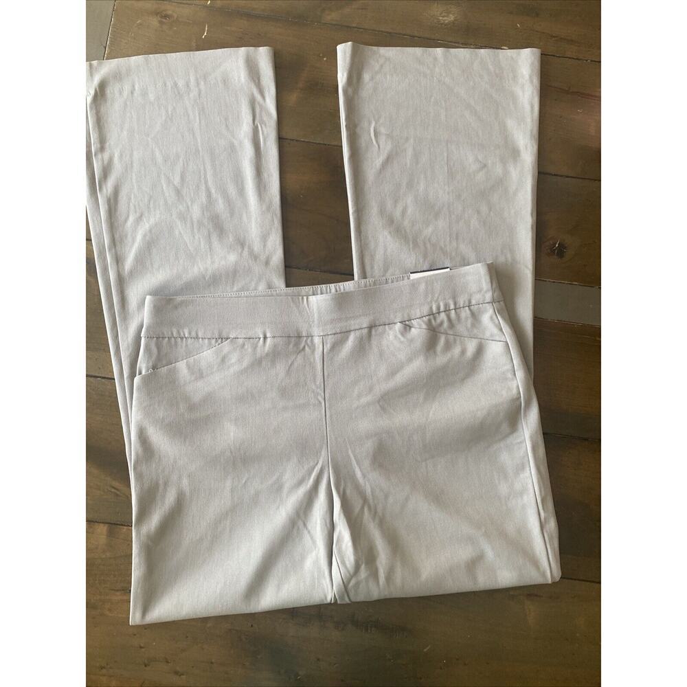White House Black Market WHBM Gray Pull On Bootleg Skinny Flare Athleisure 14R